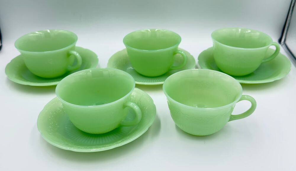 Anchor Hocking Fire King ALICE Jadeite Coffee Tea Cup & Saucer 9pc Lot